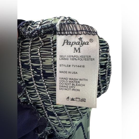 Papaya Women’s Smocked Crop Top Medium Blue Green Chevron Print Sleeveless - Picture 7 of 7